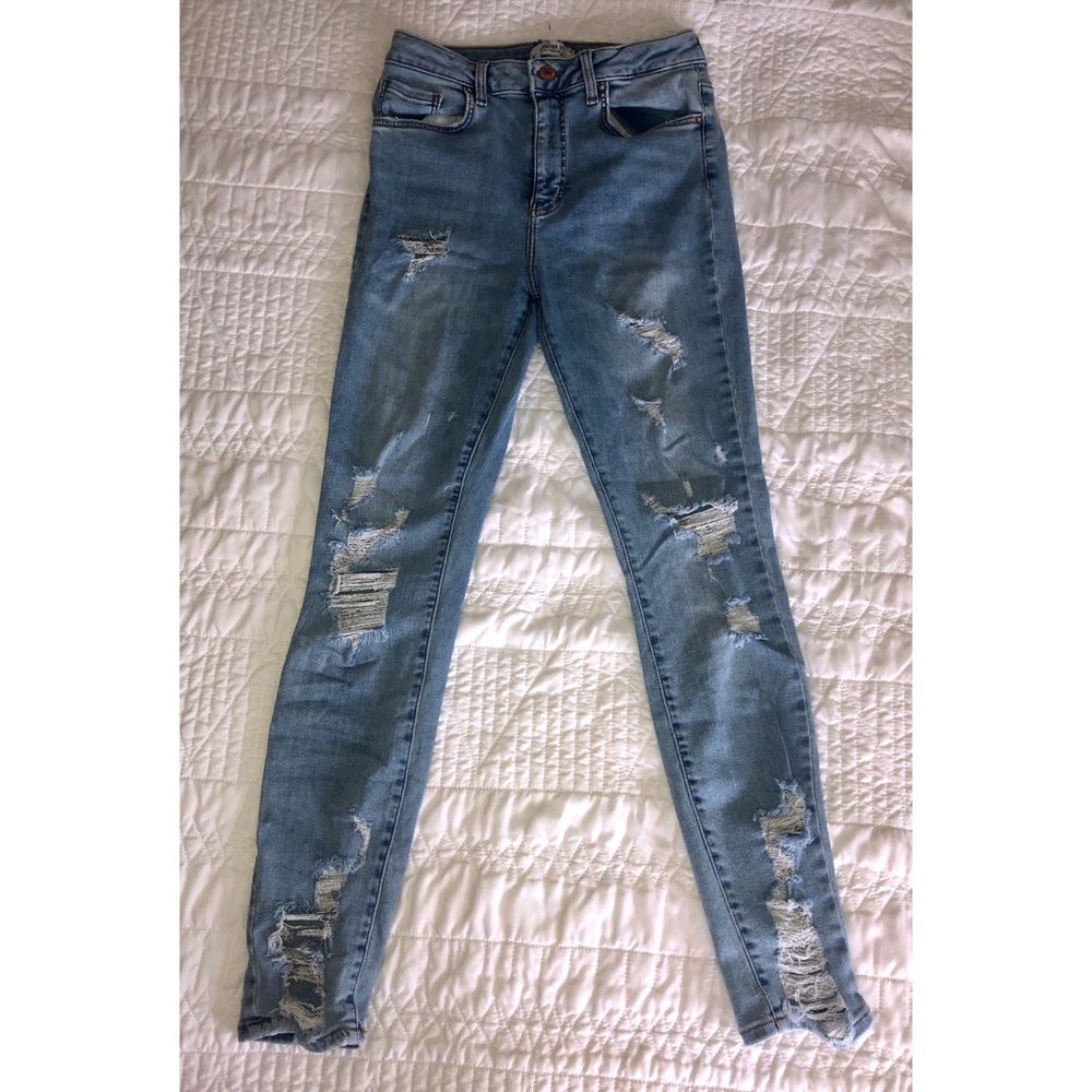 Ripped skinny jeans